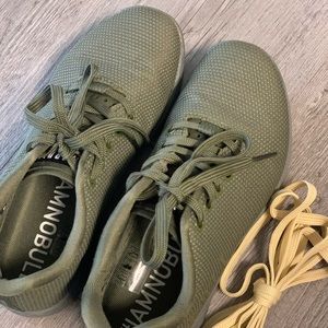 NOBULL Size 6 Training shoes